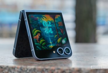 one-ui-8-leak-indicates-samsung-could-fix-now-bar-oversight-on-flip-foldables