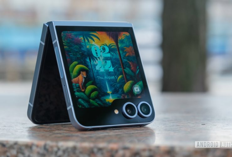 one-ui-8-leak-indicates-samsung-could-fix-now-bar-oversight-on-flip-foldables