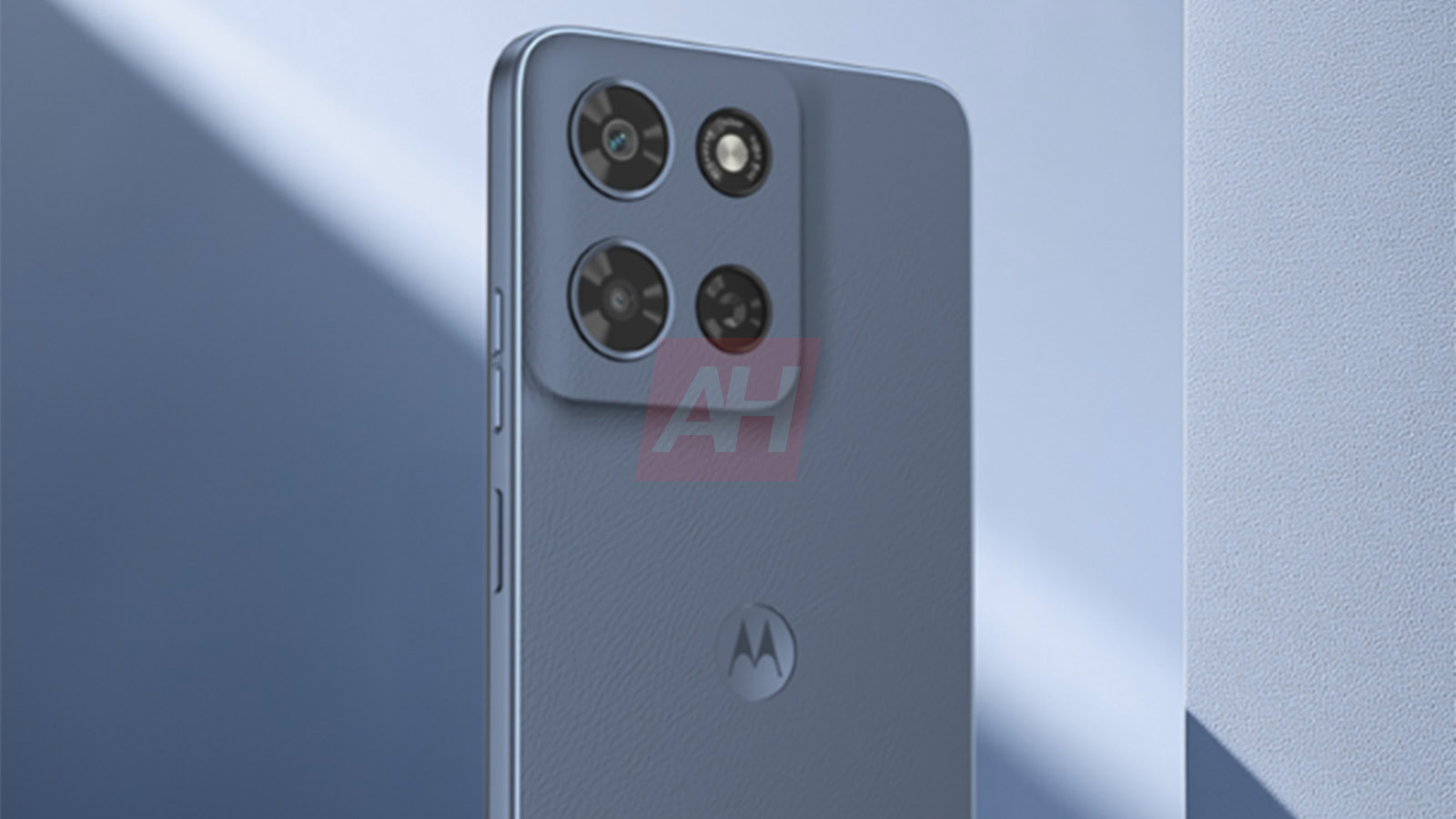 first-look-at-moto-g-2026-—-yes,-that-third-camera-is-fake-(again)