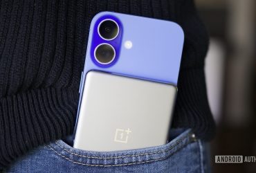 this-android-phone-company-makes-my-new-favorite-iphone-accessory