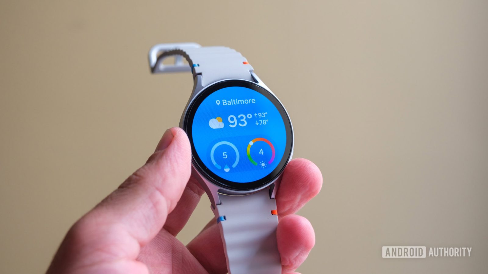 one-ui-8-watch-is-exploring-half-size-tiles,-and-here’s-what-they-look-like