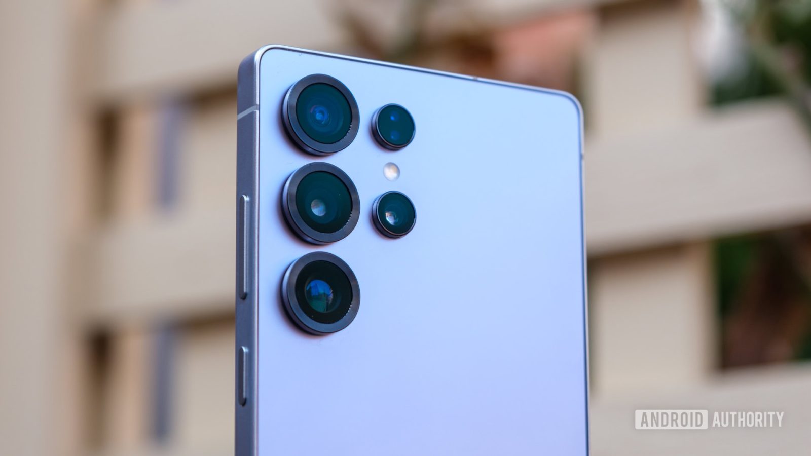 i-tested-four-camera-phones-and-the-samsung-galaxy-s25-still-has-a-shutter-lag-problem