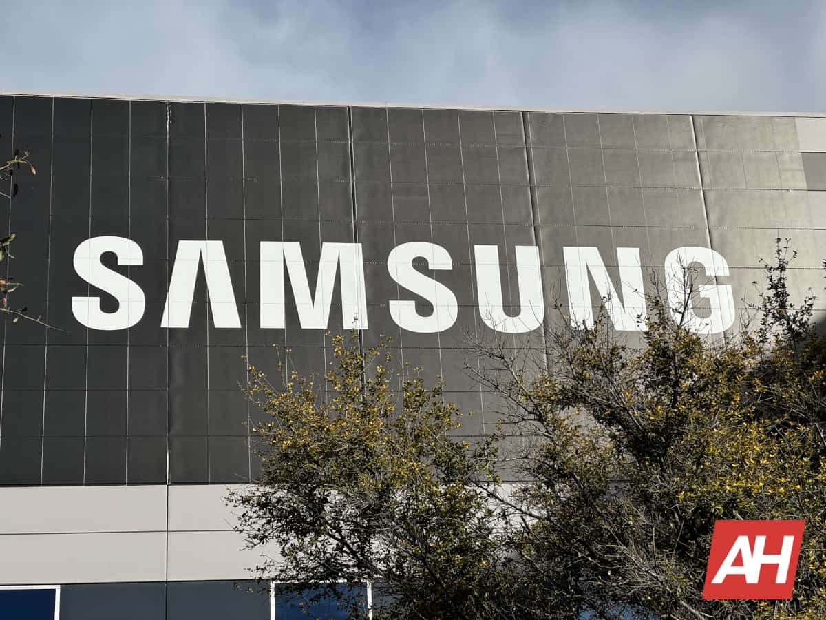 tsmc’s-dominance:-how-far-behind-is-samsung-in-the-chip-race?