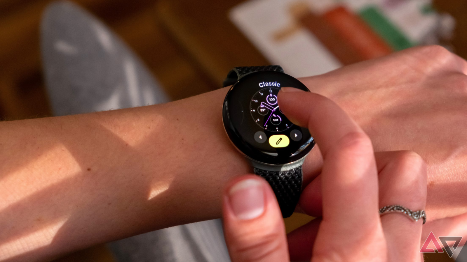time-to-get-the-pixel-watch-for-dirt-cheap-as-it-falls-to-just-$70