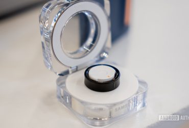 samsung-made-a-two-toned-galaxy-ring,-but-you-probably-won’t-be-able-to-get-one