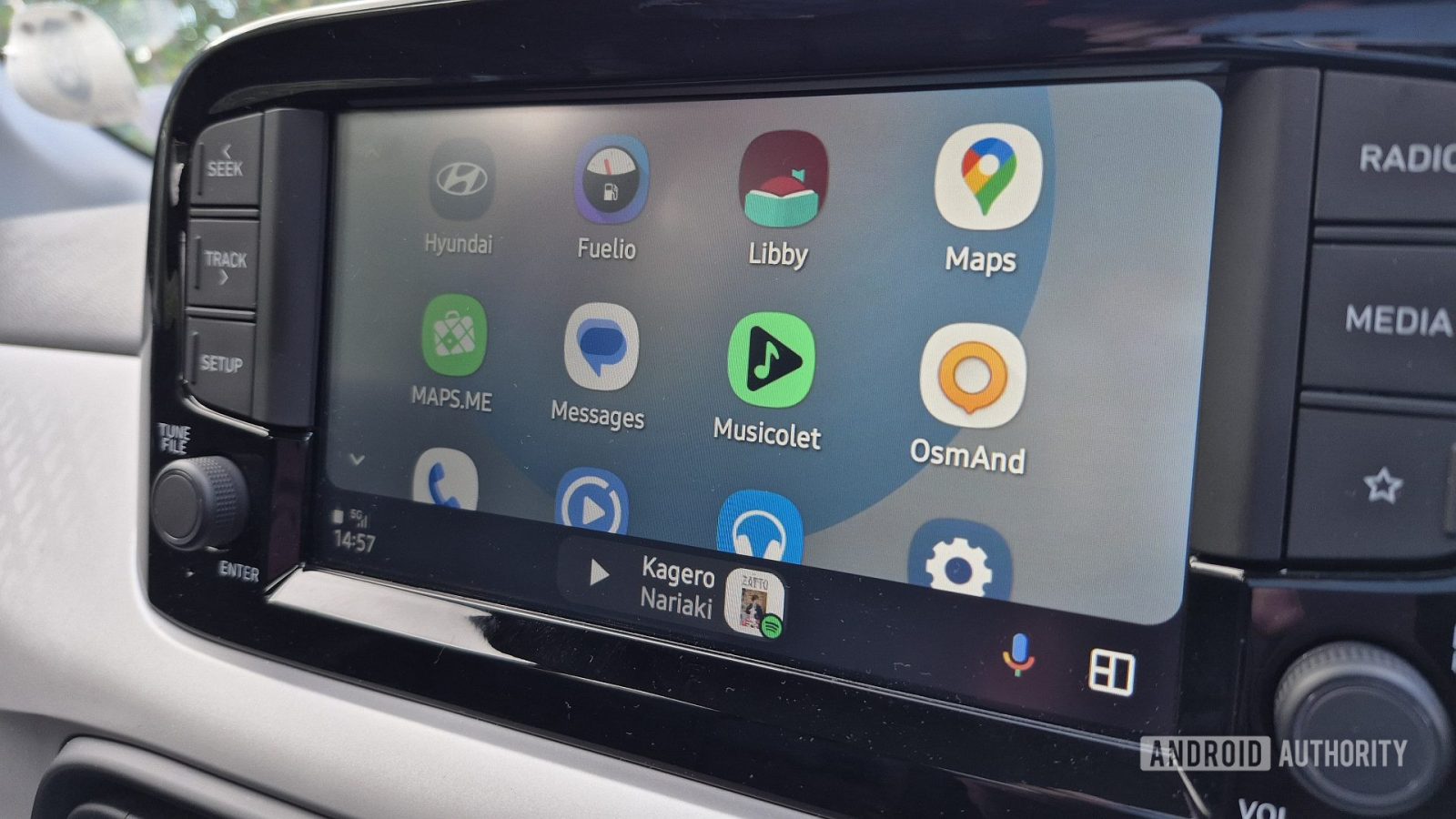 android-auto-tests-a-smarter-way-to-display-games-on-your-screen-(apk-teardown)