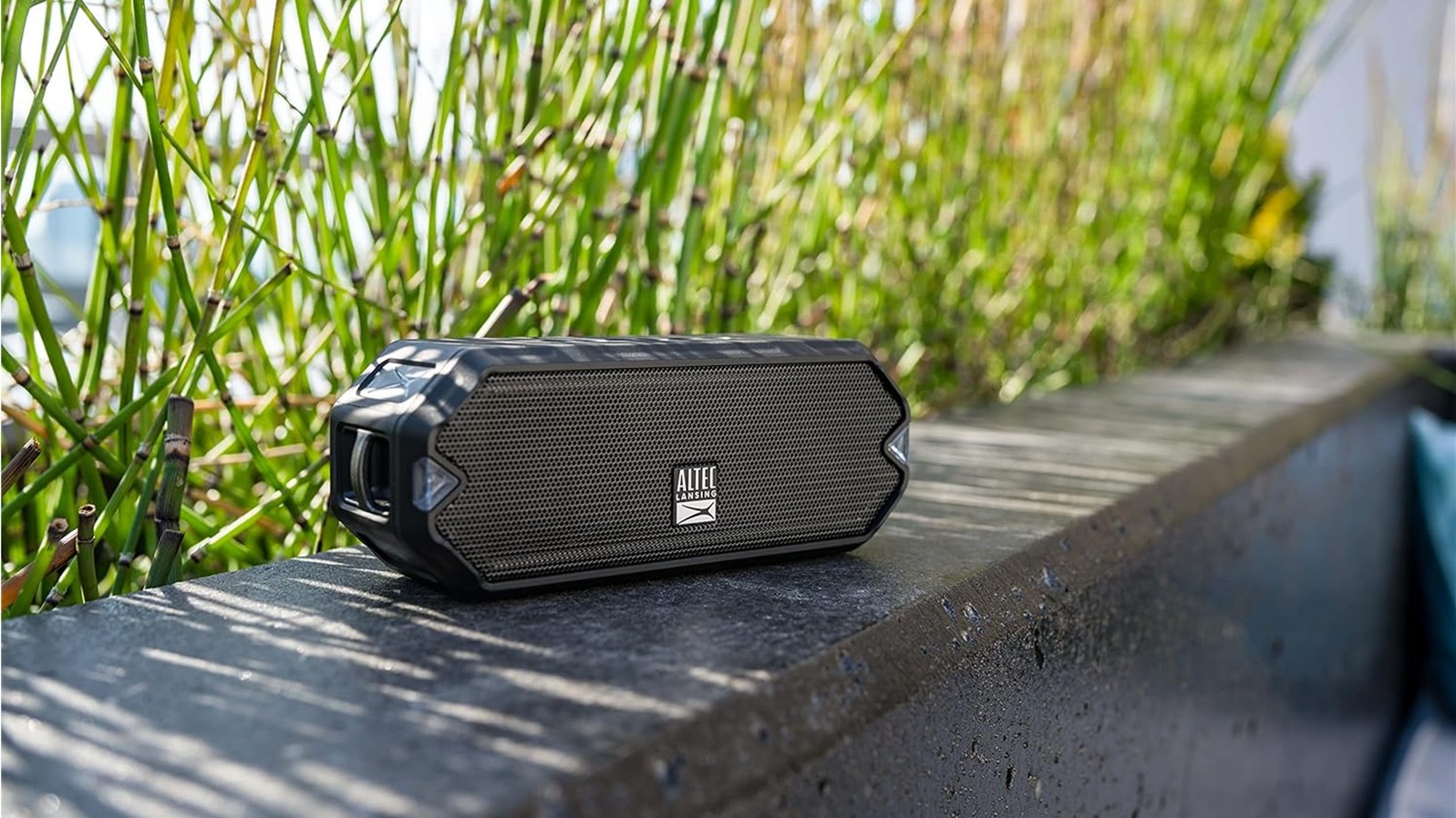 rare-deal:-al-hydrablast-bluetooth-speaker-drops-to-$31-for-the-first-time