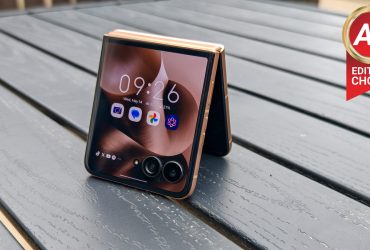 motorola-razr-ultra-2025-ultimate-review:-great-cameras-with-pantone-validated-precision