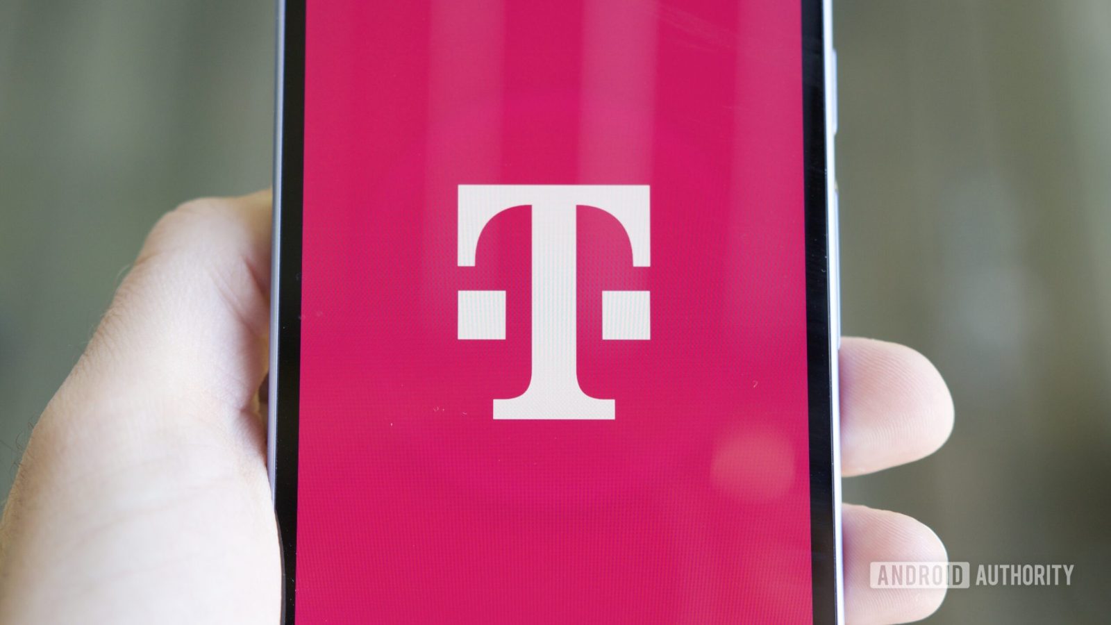 how-trustworthy-are-verizon’s-and-t-mobile’s-so-called-mobile-price-lock-guarantees?