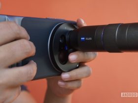 the-first-phone-with-an-external-lens-is-so-niche-that-i-had-to-try-it-for-myself