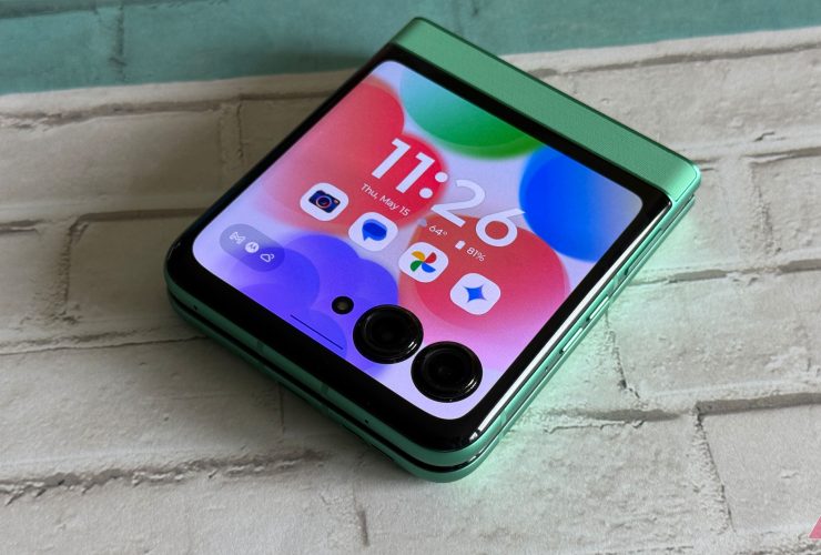 i-love-using-the-outer-display-on-my-motorola-razr-2025-for-these-5-things