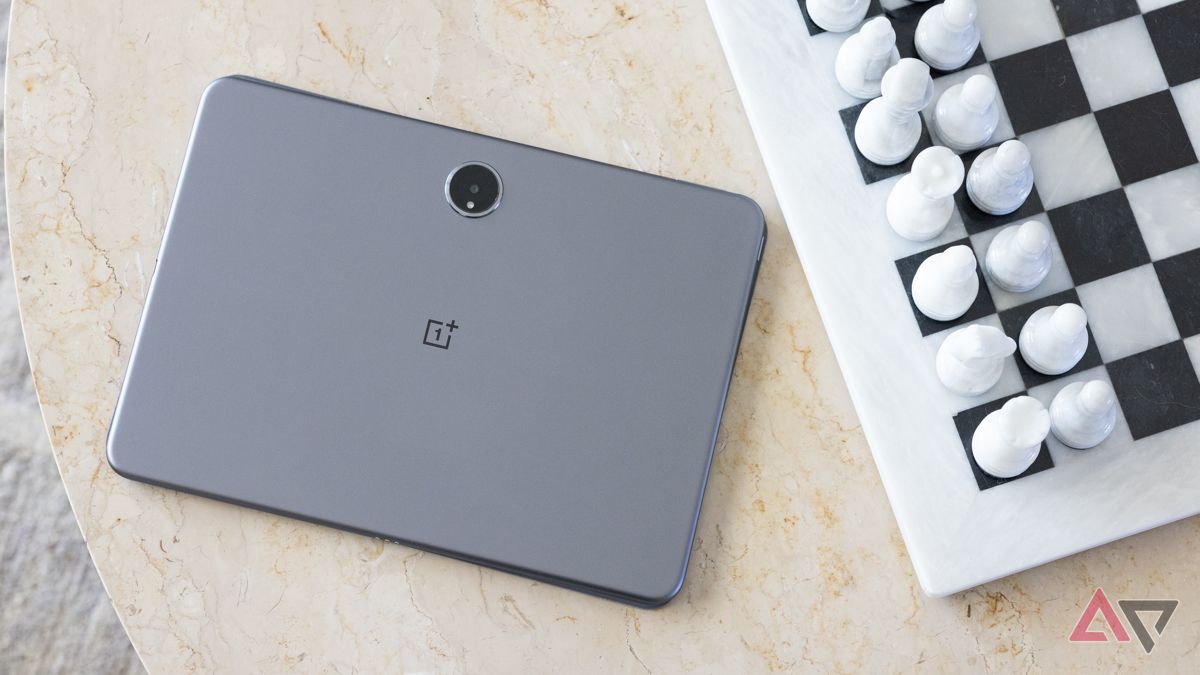 the-next-oneplus-flagship-tablet-looks-uncomfortably-like-the-ipad-air