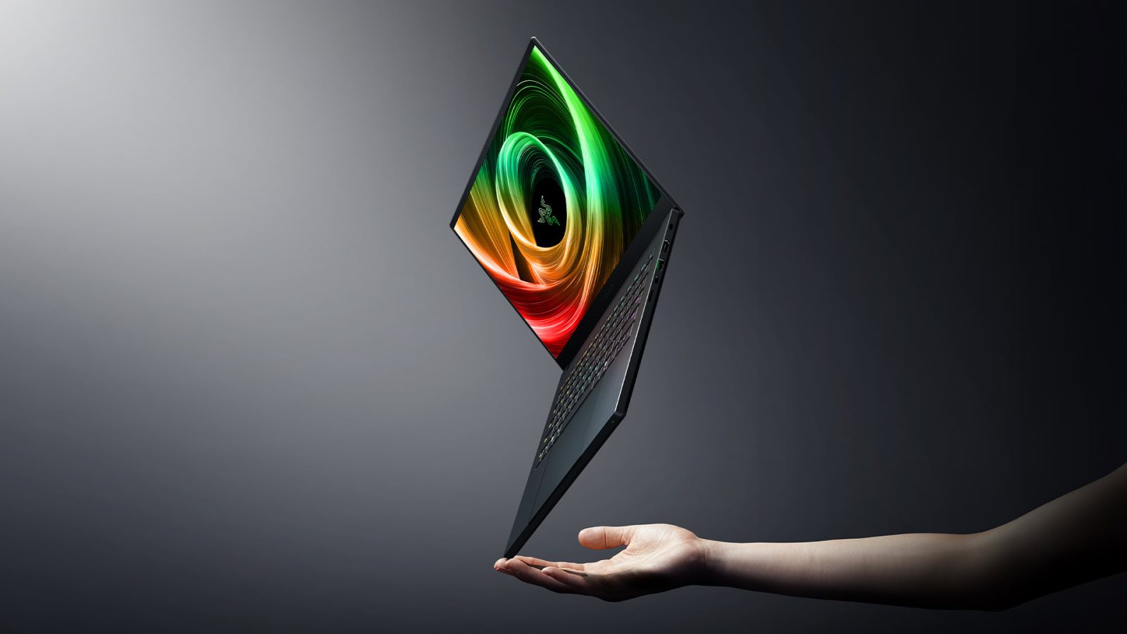 razer’s-new-blade-14-packs-rtx-5070-performance-into-a-super-thin-chassis
