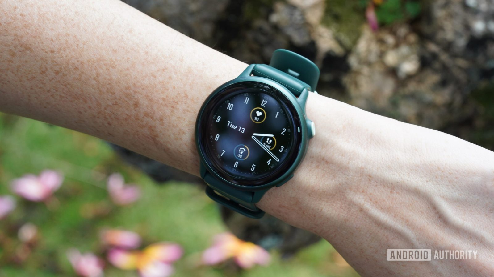 the-$300-garmin-vivoactive-6-is-the-fitness-tracker-i-think-most-amateur-athletes-should-buy