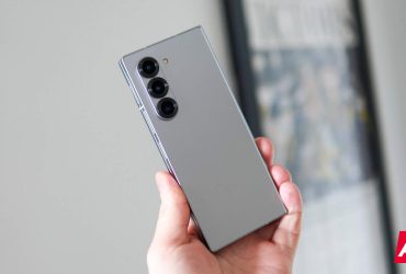 this-is-it:-galaxy-z-fold-7’s-first-live-image-confirms-key-design-details