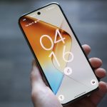first-look:-pixel’s-‘magic-portrait’-frames-your-photos-on-the-lock-screen