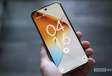 first-look:-pixel’s-‘magic-portrait’-frames-your-photos-on-the-lock-screen