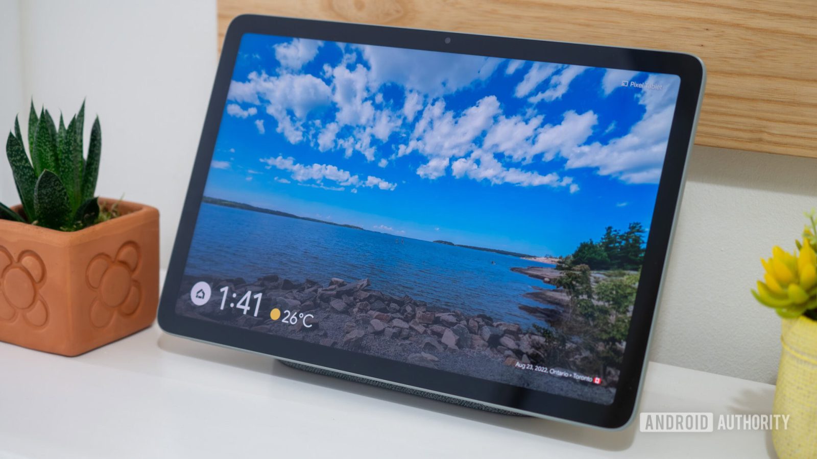 android-16-qpr1-beta-1-brings-lock-screen-clock-customization-to-pixel-tablet