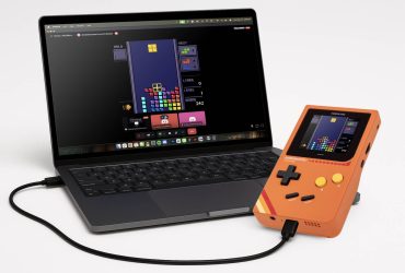 this-retro-gaming-handheld-can-now-livestream-directly-to-discord