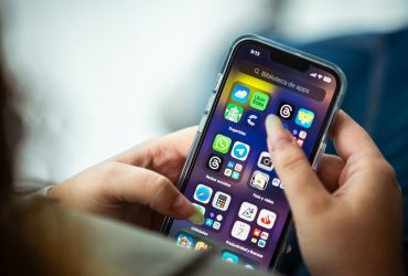 are-we-unhappy-with-our-phones?-us-smartphone-satisfaction-takes-a-dive