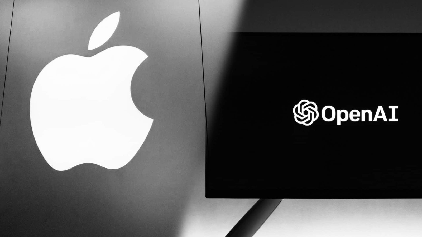 iphone-design-meets-chatgpt:-openai-and-jony-ive-join-forces-for-ai-devices