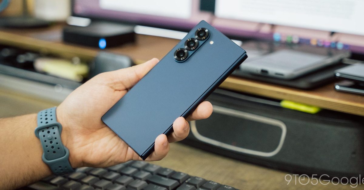 galaxy-z-fold-7-surfaces-in-hands-on-leak,-showing-its-much-wider-design