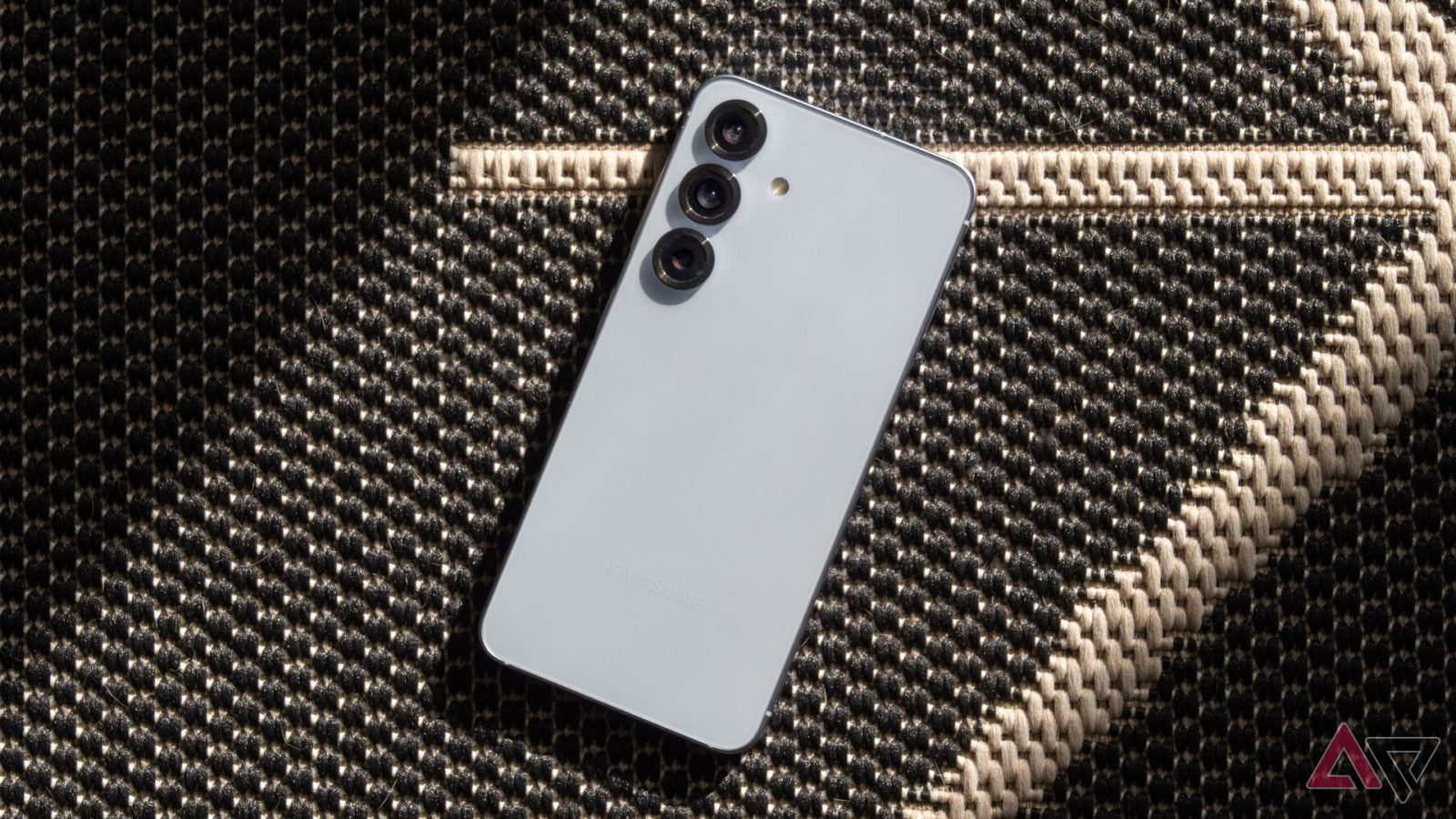 the-samsung-galaxy-s26-might-pack-an-upgraded-main-camera,-but-with-the-same-old-specs