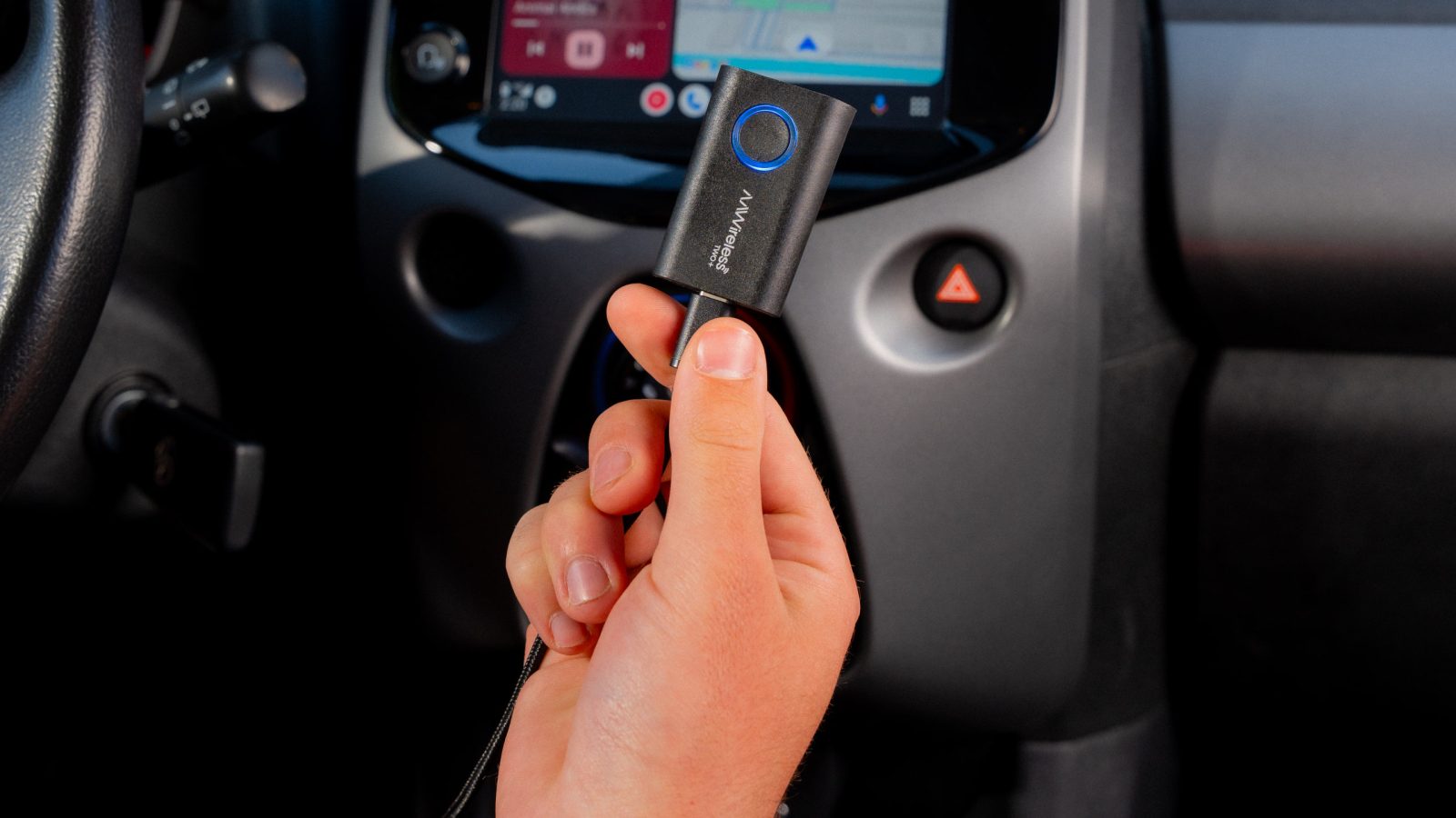 this-dongle-brings-wireless-android-auto-and-apple-carplay-to-your-car