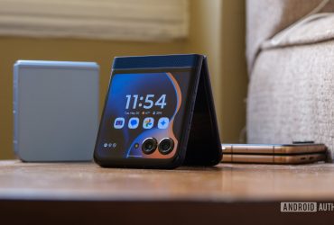 the-motorola-razr-is-the-one-foldable-i’d-recommend-to-a-first-time-buyer-in-2025