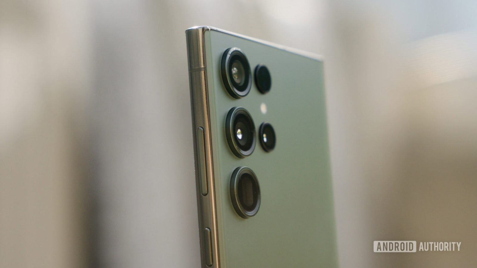 android-phones-are-surviving-stuff-they-really-shouldn’t-right-now