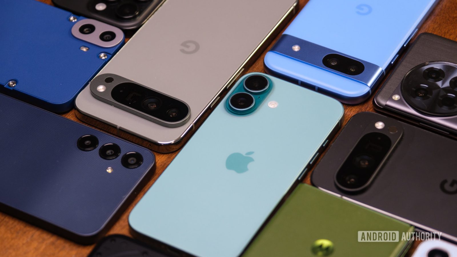 trump-wants-android-phones-made-in-the-usa,-but-it’s-never-happening