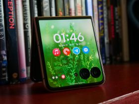 motorola’s-razr-ultra-is-as-impressive-as-it-is-expensive