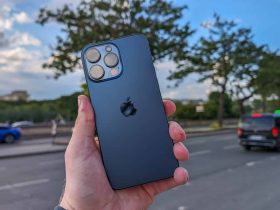 your-next-iphone:-will-trump’s-25%-tariff-make-it-‘made-in-usa’-(or-pricier)?