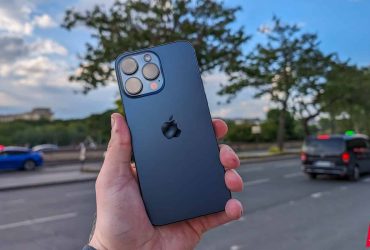 your-next-iphone:-will-trump’s-25%-tariff-make-it-‘made-in-usa’-(or-pricier)?