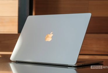 the-top-spec-2025-macbook-air-just-hit-a-record-low-price-in-the-holiday-sales