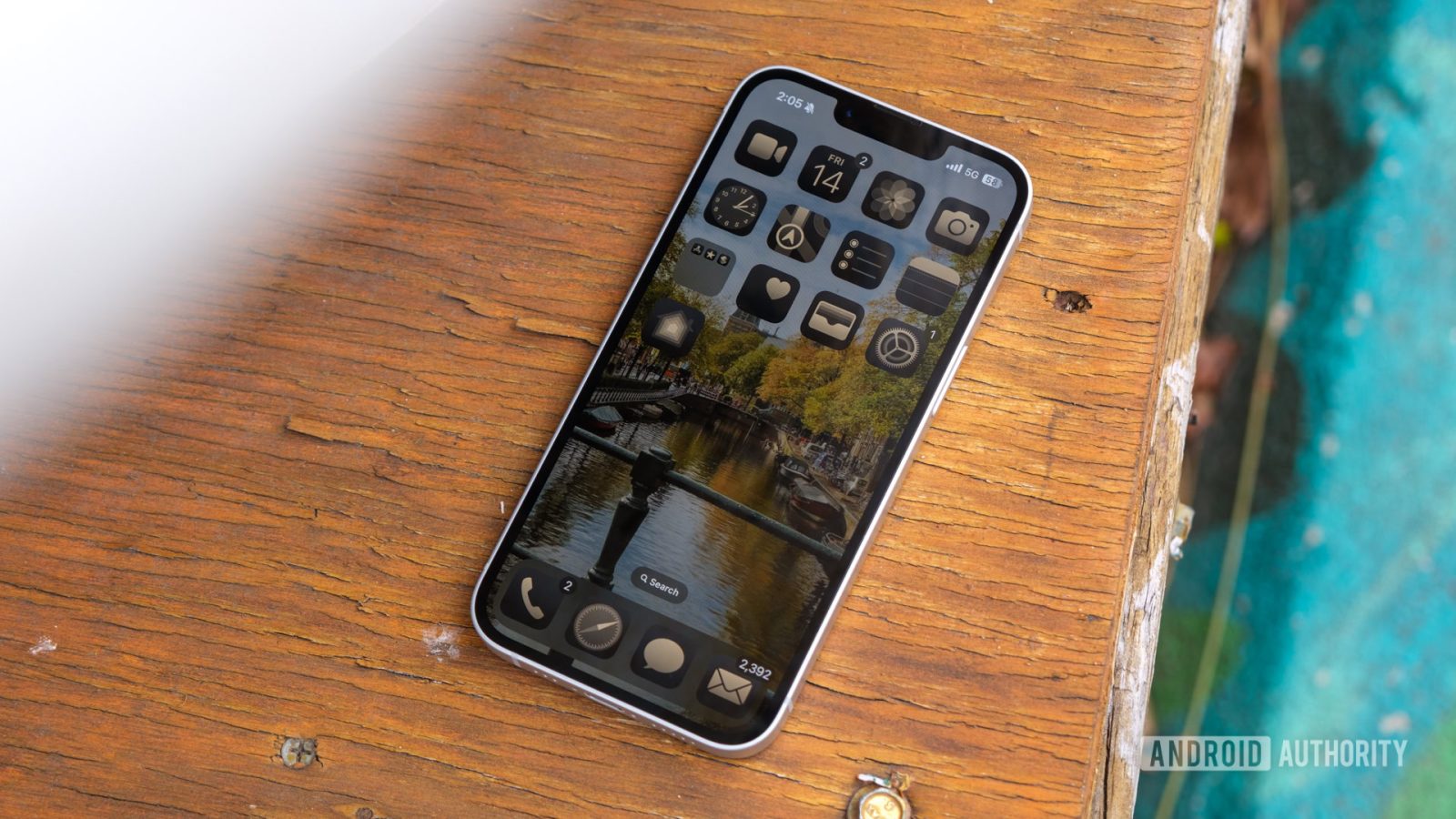 qualcomm-shares-study-showing-androids-beat-iphone-16e-on-5g