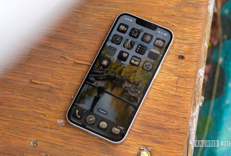 qualcomm-shares-study-showing-androids-beat-iphone-16e-on-5g