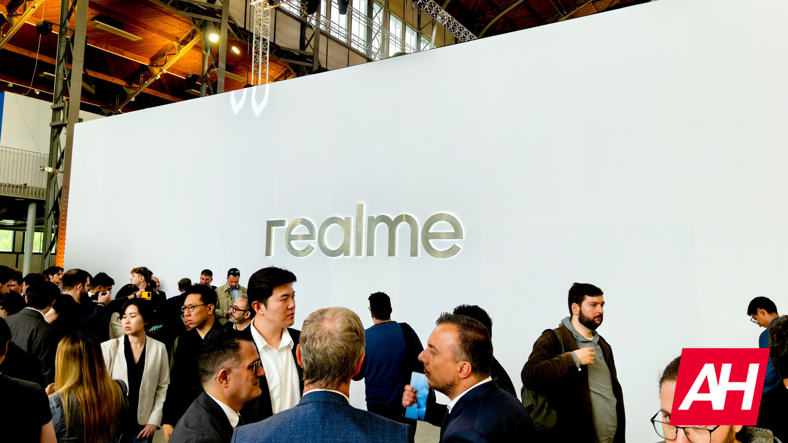 realme’s-10,000mah-battery-brick-is-coming-sooner-than-your-charger-can-cope