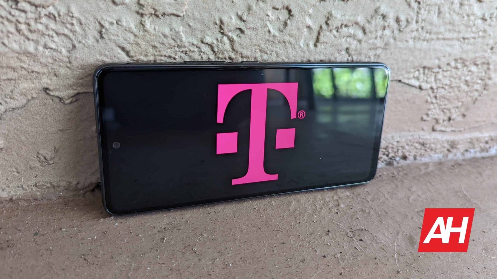 t-mobile-clarifies-shady-app-feature…-after-users-find-out-the-hard-way