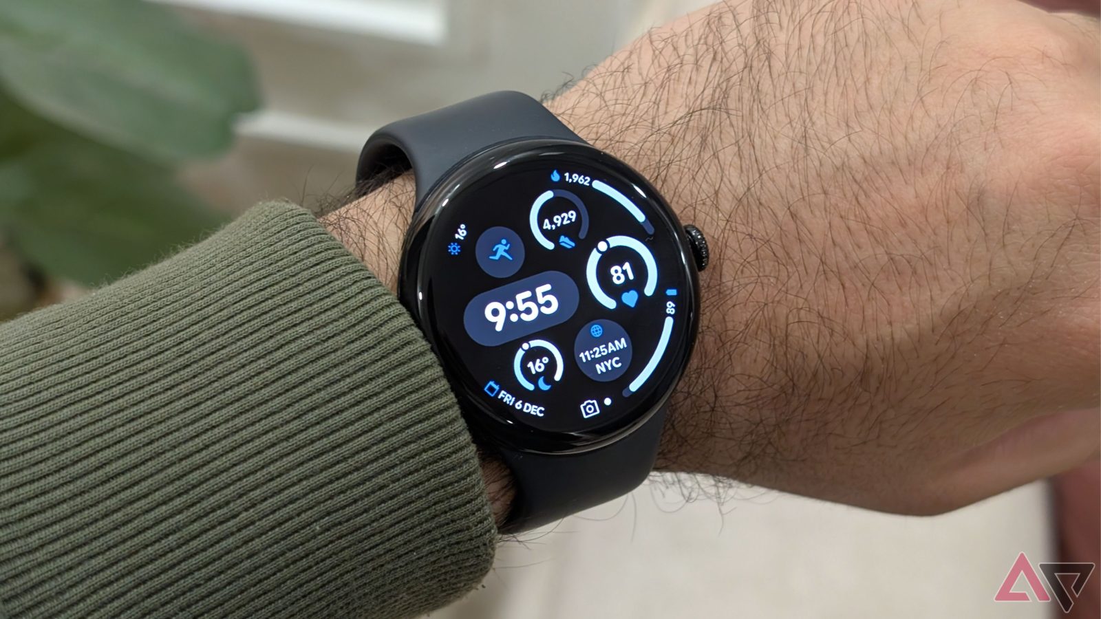 wear-os-6-is-supercharging-the-always-on-display-with-media-controls-and-more