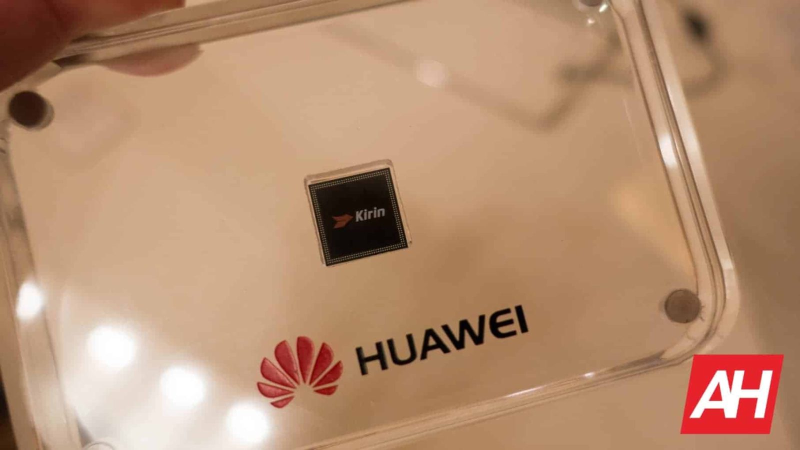 the-next-chip-war:-huawei-aims-for-3nm-process-with-2026-launch
