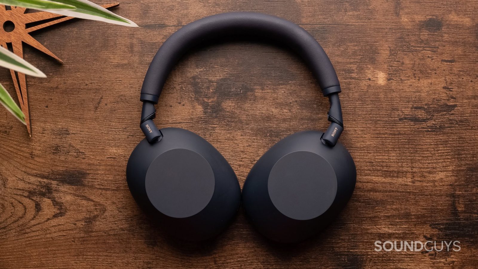 sony’s-new-xm6-headphones-are-surprisingly-easy-to-repair,-even-for-battery-replacements