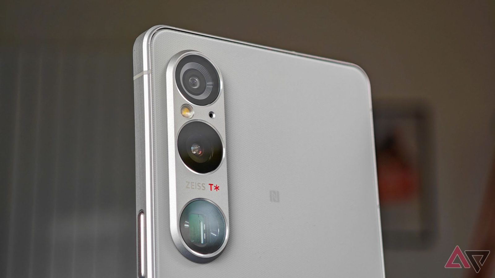 sony-change-could-leave-samsung-as-the-only-global-android-oem-still-doing-it-all