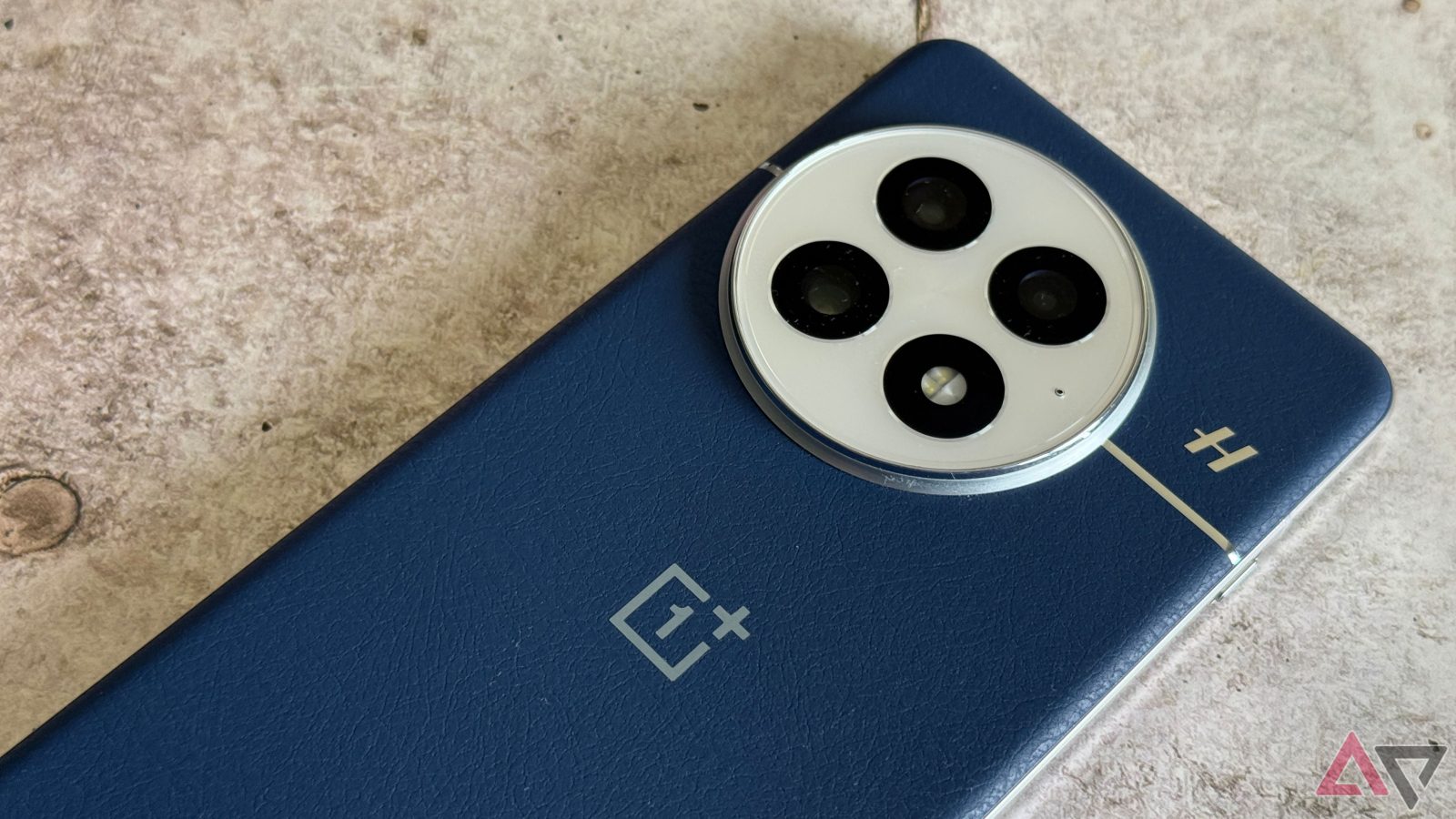 the-oneplus-13-is-brilliant-phone-that’s-flying-completely-under-the-radar