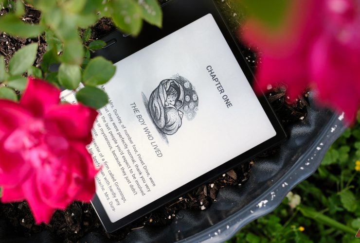 the-boox-go-7-e-reader-flys-a-little-too-close-to-the-sun