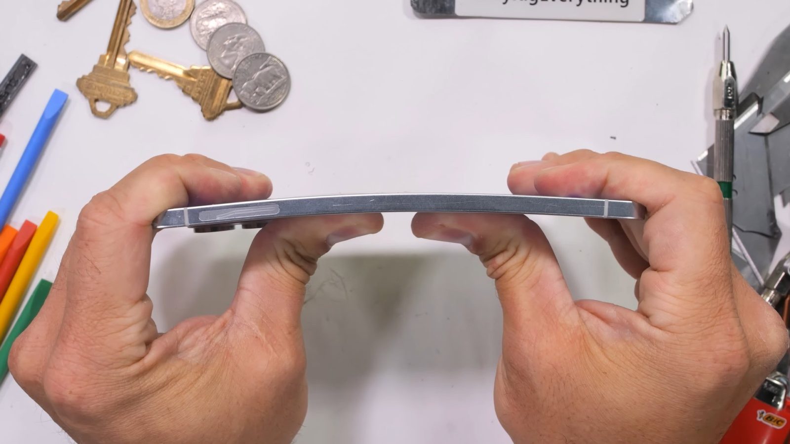 samsung’s-skinniest-phone-survived-the-bend-test?!-you-bet-it-did