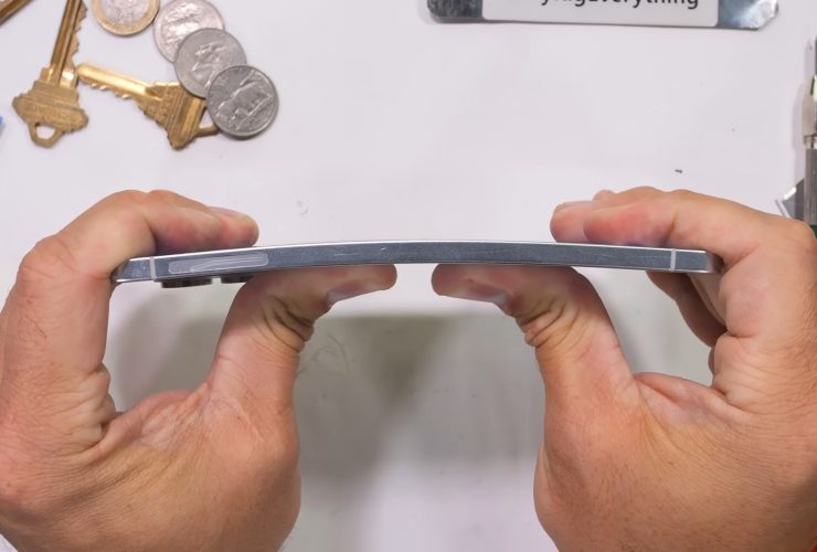 does-it-bend?-watch-jerryrigeverything-try-to-break-the-galaxy-s25-edge-in-durability-test.