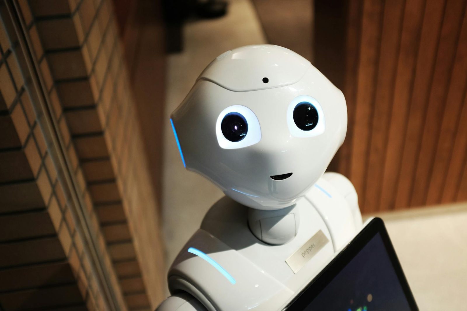 forget-drones—amazon-is-planning-to-send-robots-to-your-door