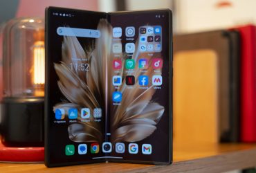 move-over-regular-flagships,-the-first-dust-resistant-and-waterproof-foldable-is-coming