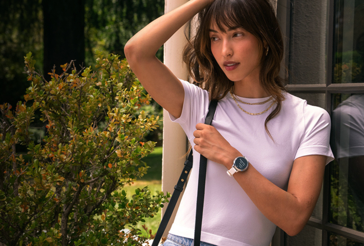 this-ultra-stylish-garmin-smartwatch-just-dropped-to-an-all-time-low-price
